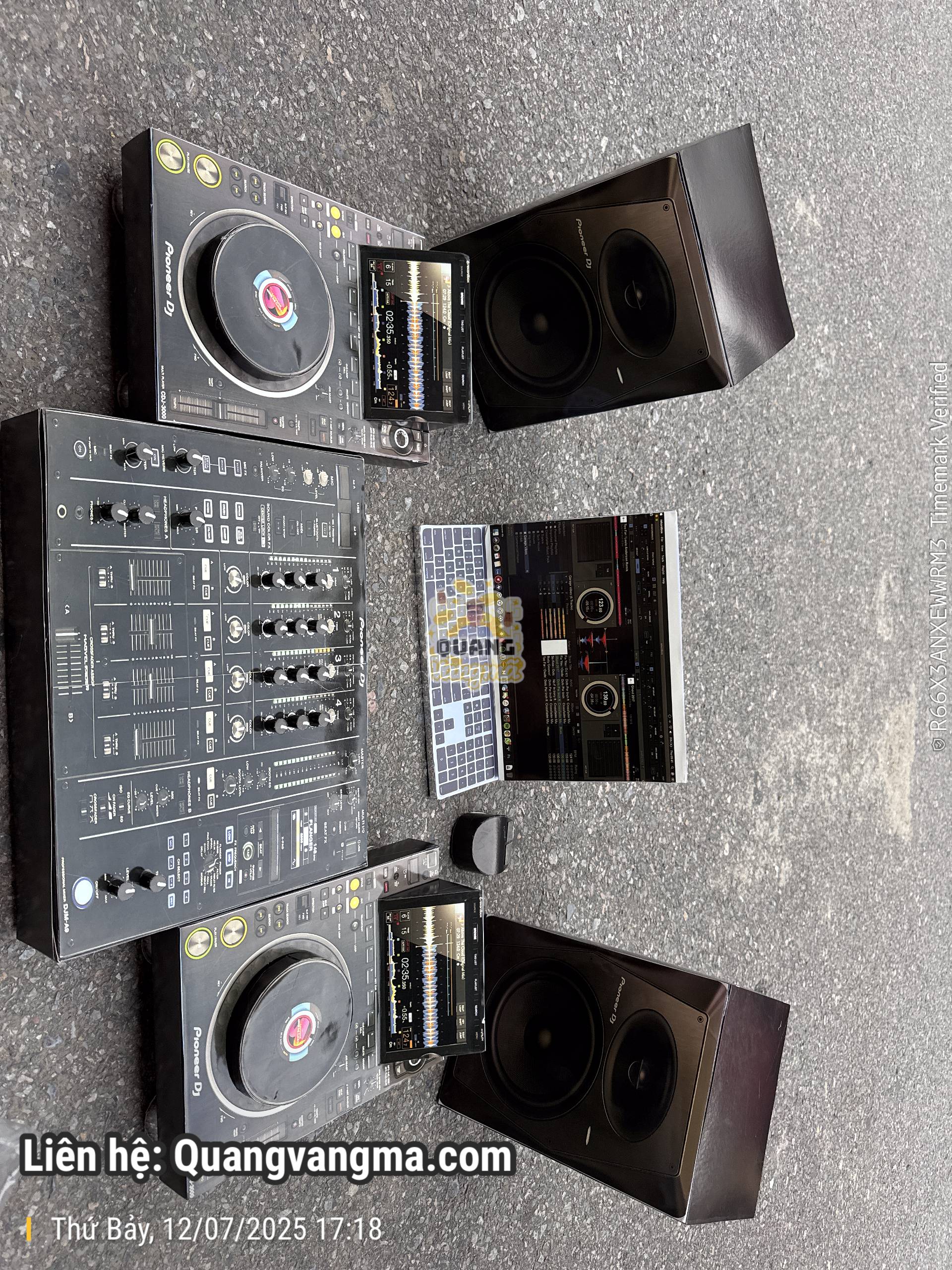 Bàn dj 1 tỷ